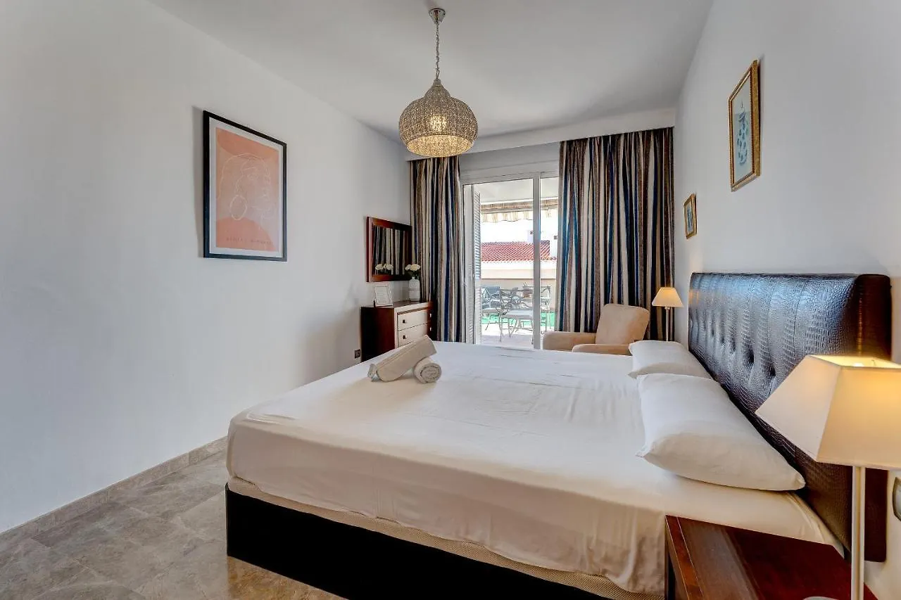 Modern Apartment With Large Terrasse, Bbq, Fast Wifi, 2 Pools Puerto de Santiago  0*, Puerto de Santiago (Tenerife)